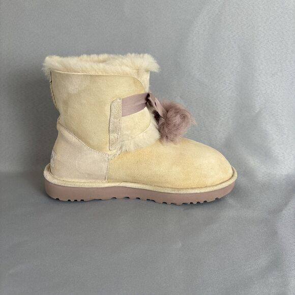 Womens 8 Ugg Boots Gita Powder Cream Purple Pompoms gorgeous RARE (Some Wear) - Picture 11 of 16